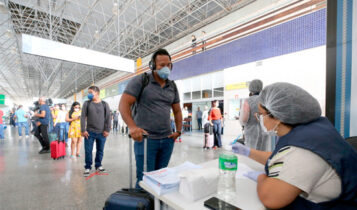 Uso de máscaras continua obrigatório em aeroportos e aeronaves
