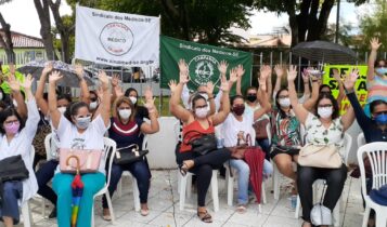 Servidores da saúde de Aracaju realizam ato por reajuste salarial