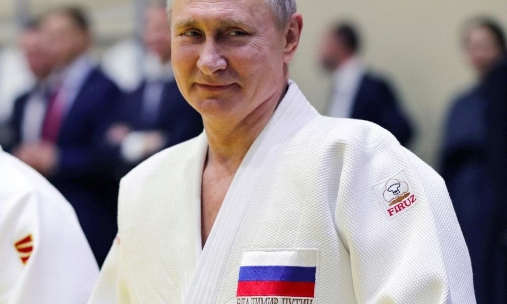 Vladimir Putin é removido de cargo na Federação Internacional de Judô Vladimir Putin é removido de cargo na Federação Internacional de Judô