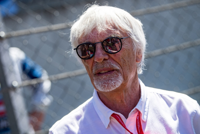 Ex-chefe da Fórmula 1, Ecclestone se declara inocente das acusações de fraude fiscal Ex-chefe da Fórmula 1, Ecclestone se declara inocente das acusações de fraude fiscal