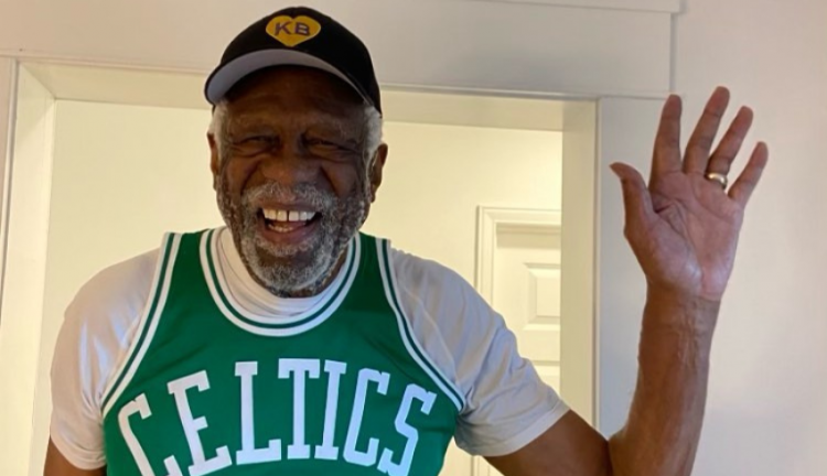 NBA aposenta a camisa 6 de todas as equipes em homenagem a Bill Russell NBA aposenta a camisa 6 de todas as equipes em homenagem a Bill Russell