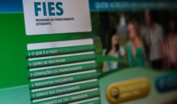 Termina hoje prazo para comprovação de informações do FIES