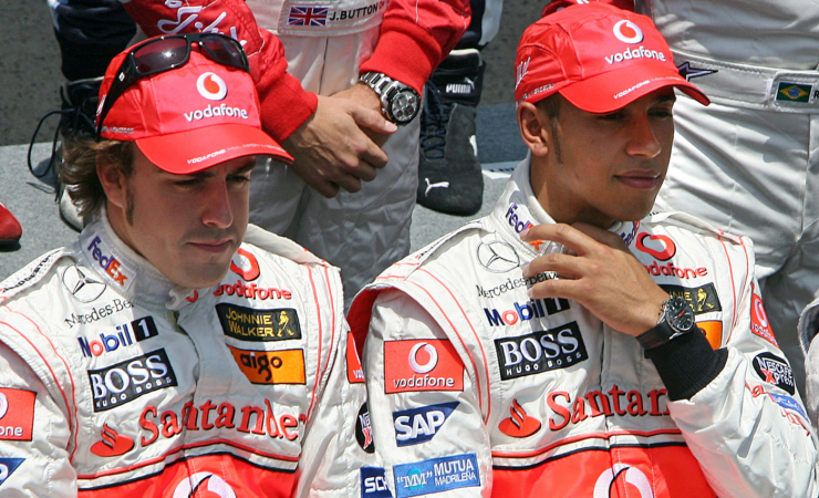 Alonso subornou equipe da McLaren para ganhar briga com Hamilton em 2007, diz ex-mecânico Alonso subornou equipe da McLaren para ganhar briga com Hamilton em 2007, diz ex-mecânico
