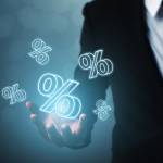 Veja como a Selic, em 13,75% ao ano, impacta financiamentos de tudo no Brasil Veja como a Selic, em 13,75% ao ano, impacta financiamentos de tudo no Brasil