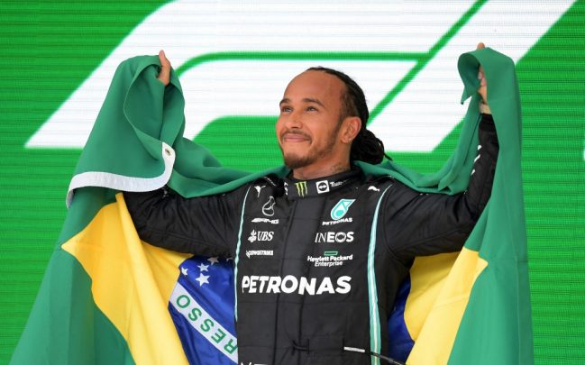 Lewis Hamilton deixa Mercedes pela Ferrari