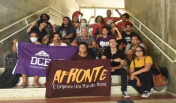 Estudantes da UFS realizam vigília em protesto ao bloqueio de verbas