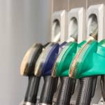Preço médio do litro da gasolina volta a ficar acima de R$ 5,00 Preço médio do litro da gasolina volta a ficar acima de R$ 5,00