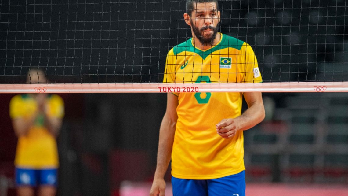 COB suspende Wallace da seleção brasileira masculina de vôlei por um ano devido a post contra Lula