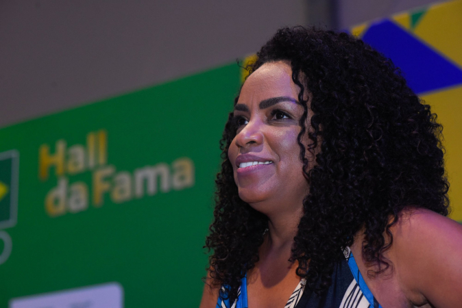 Campeão olímpica e pioneira: Fofão é anunciada como treinadora da seleção brasileira feminina sub-17 de vôlei Campeão olímpica e pioneira: Fofão é anunciada como treinadora da seleção brasileira feminina sub-17 de vôlei