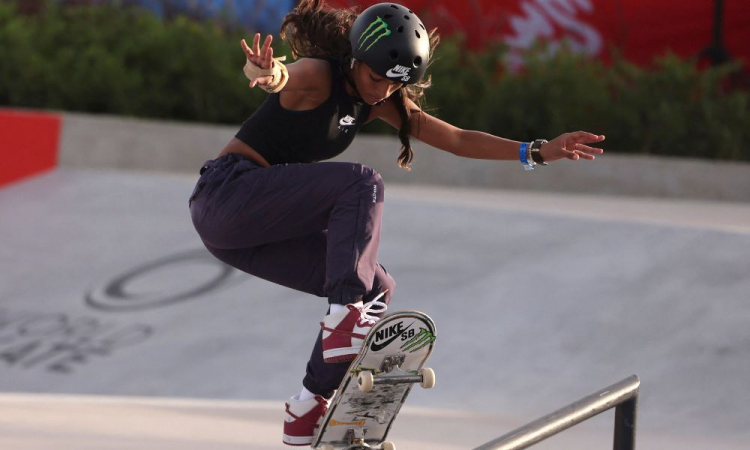 Rayssa Leal supera lesão e conquista título mundial de skate street Rayssa Leal supera lesão e conquista título mundial de skate street
