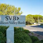 Quebra do Silicon Valley Bank (SVB) é a maior de um banco de crédito dos EUA desde 2008 Quebra do Silicon Valley Bank (SVB) é a maior de um banco de crédito dos EUA desde 2008