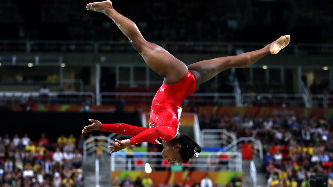 Fora desde as Olimpíadas de Tóquio, Simone Biles anuncia volta às competições de ginástica 