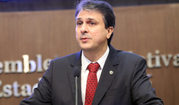 Ministro Camilo Santana vem a SE para lançar políticas educacionais