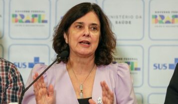 Ministra anuncia atualização da vacina contra pólio a partir de 2024