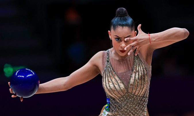 Bárbara Domingos faz história, avança às finais no Mundial de Ginástica Rítmica e se garante em Paris 2024