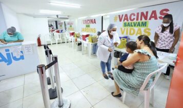 Vacinação para maiores de 5 anos continua disponível nos shoppings