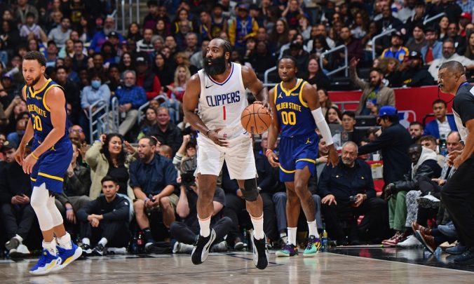 James Harden alcança marca histórica de pontos na NBA