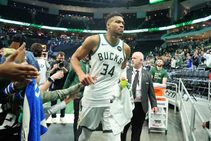 Giannis Antetokounmpo faz história na NBA com 64 pontos em vitória dos Bucks