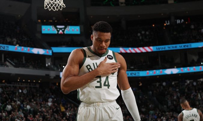 Giannis Antetokounmpo quebra recorde na NBA e lidera estatísticas dos Bucks