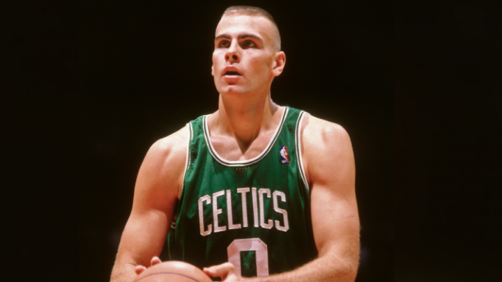 Ex-pivô da NBA, Eric Montross morre aos 52 anos devido a um câncer