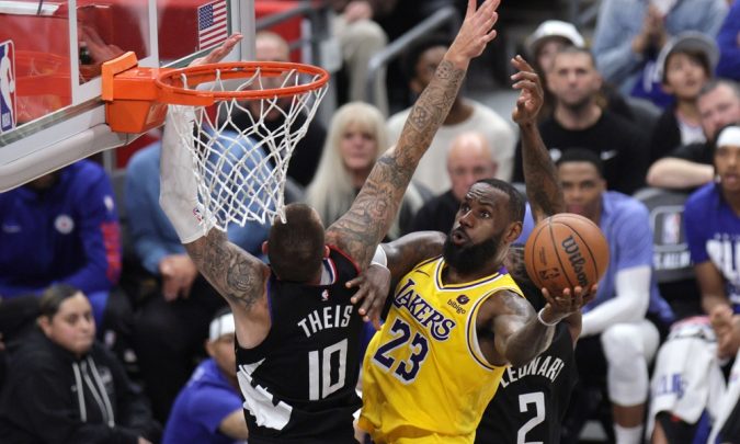 LeBron James lidera virada épica dos Lakers na NBA