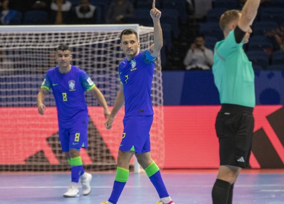 Brasil avança para a final da Copa do Mundo de Futsal com gol de Dyego