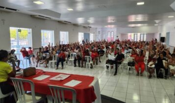 Sintese: professores definem calendário de luta com ato no dia 27