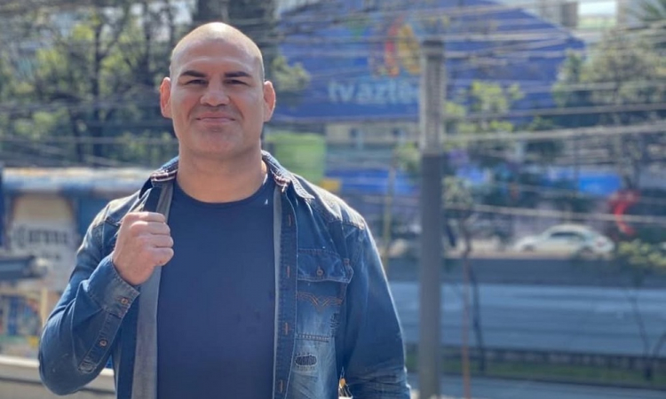 Cain Velasquez, ex-campeão do UFC, é condenado a cinco anos de prisão nos EUA Cain Velasquez, ex-campeão do UFC, é condenado a cinco anos de prisão nos EUA