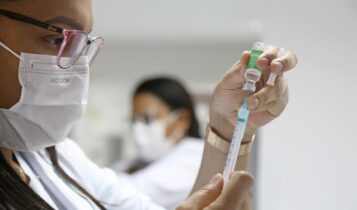 Postos de vacinação seguirão em funcionamento nos shoppings em agosto