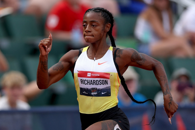 Campeã mundial dos 100 m rasos é presa acusada de agredir o namorado Campeã mundial dos 100 m rasos é presa acusada de agredir o namorado