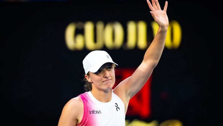 Swiatek vence russa e se classifica às semifinais de Cincinnati