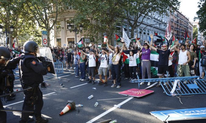 Protesto pró-Palestina interrompe Volta da Espanha em Madri