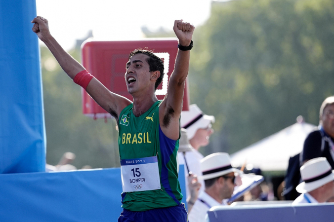 Caio Bonfim recupera aliança de casamento perdida no Mundial de Tóquio Caio Bonfim recupera aliança de casamento perdida no Mundial de Tóquio