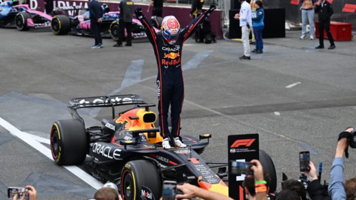 Verstappen vence o GP do Azerbaijão de ponta a ponta; Bortoleto é 11º