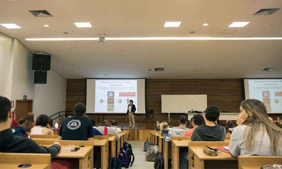 MEC e Capes ofertam 7,8 mil vagas de pós para professores da rede pública